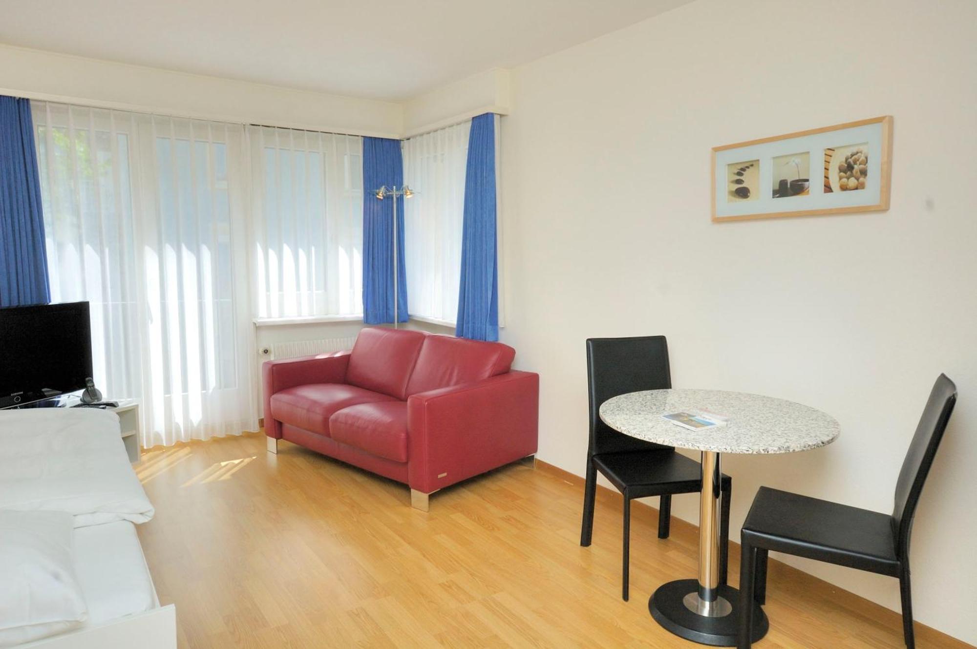Center - Crown 13 Apartment *
