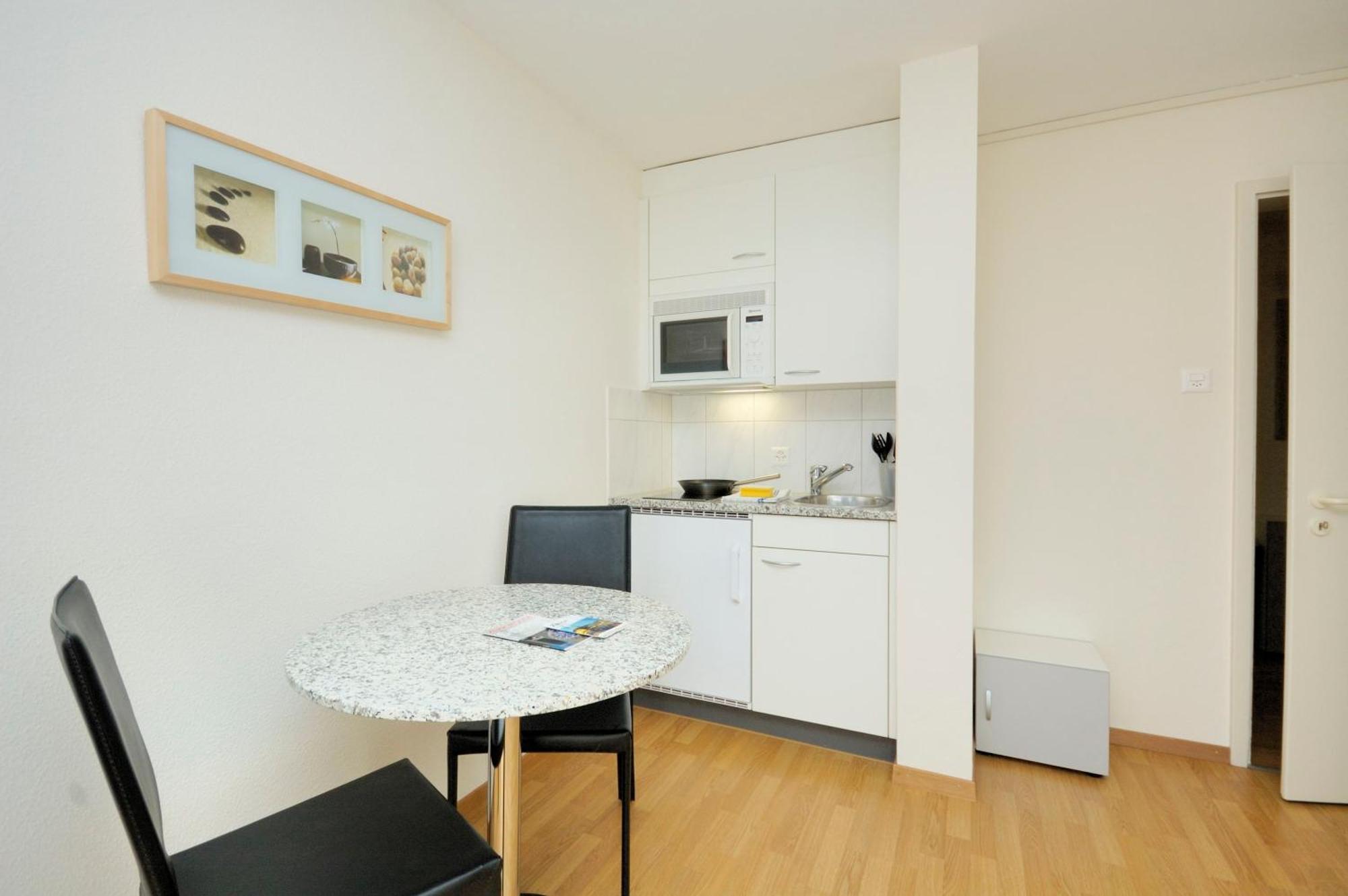 Apartment Center - Crown 13 *