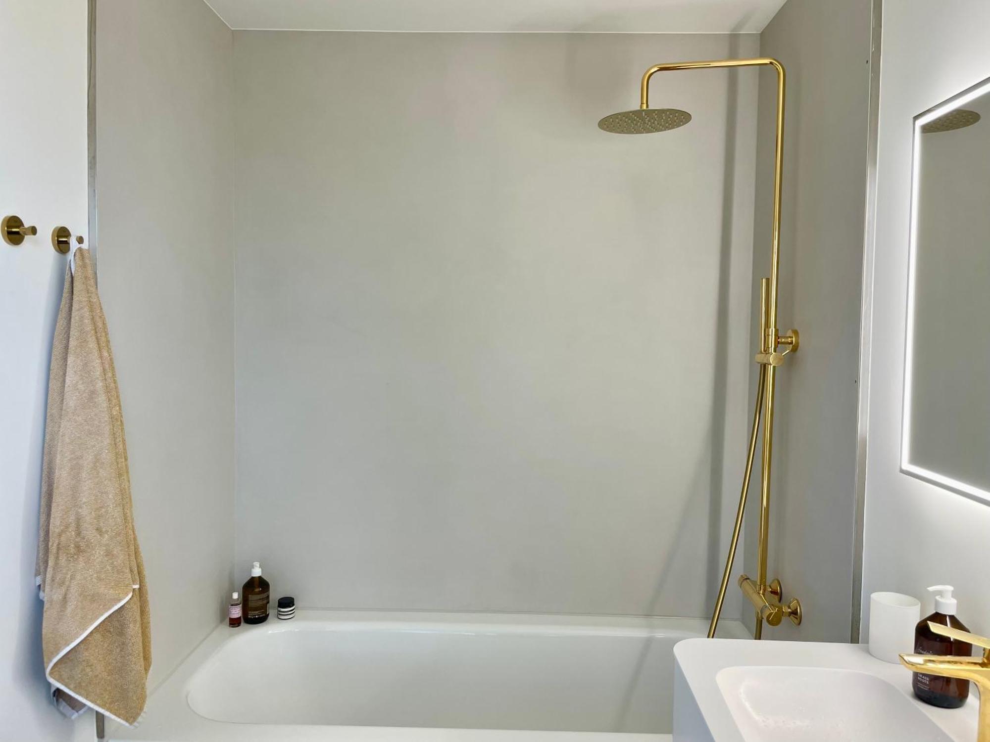Luxury, Quiet Flat Overlooking * Zurich