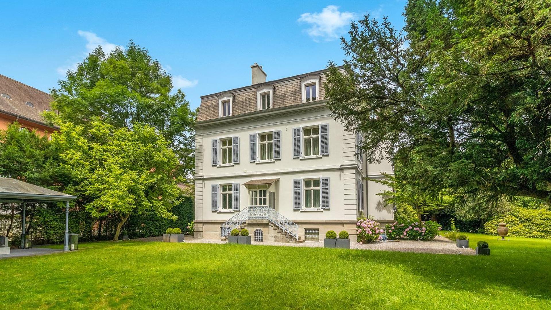 Private Luxury In