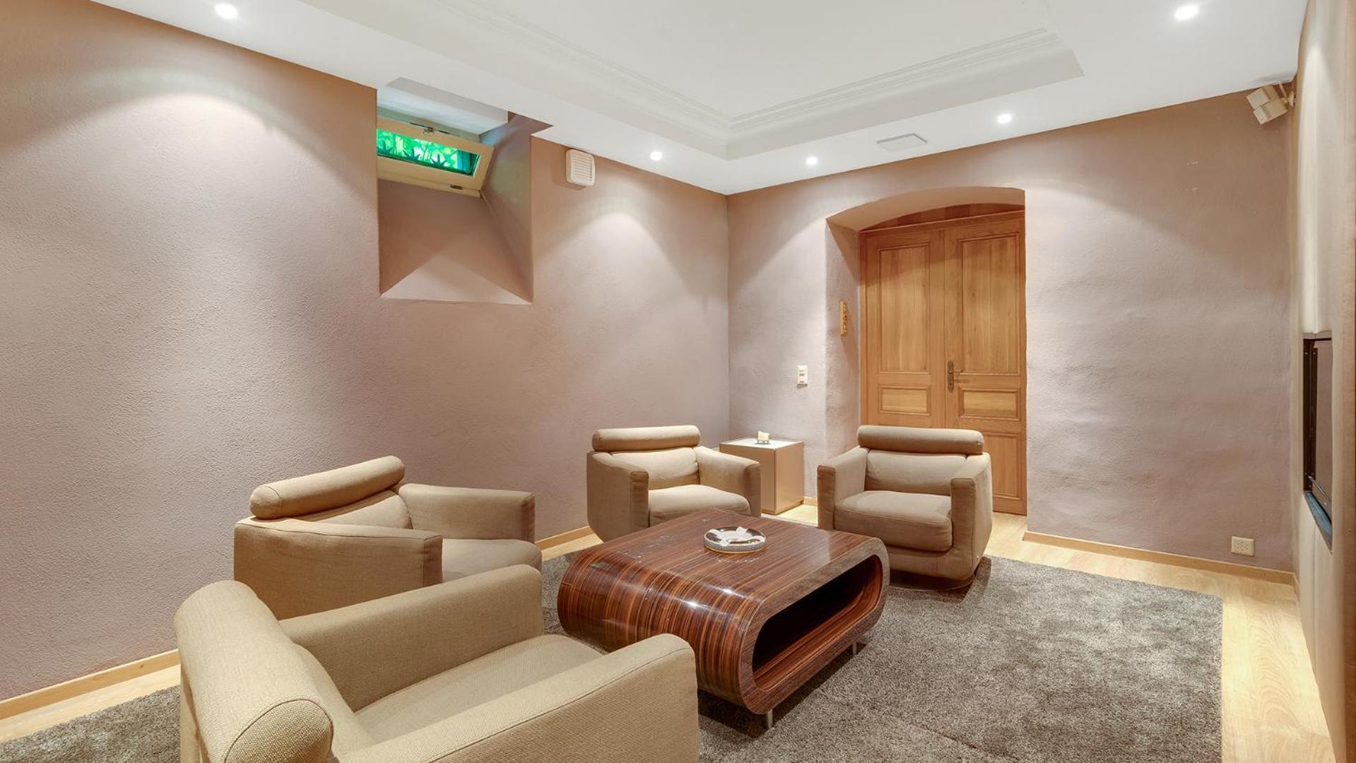Private Luxury In Zürich