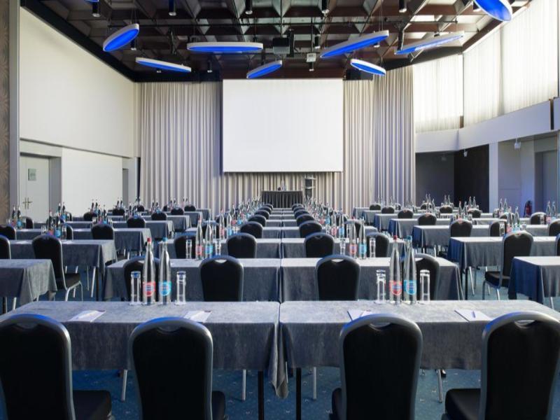 Crowne Plaza By Ihg