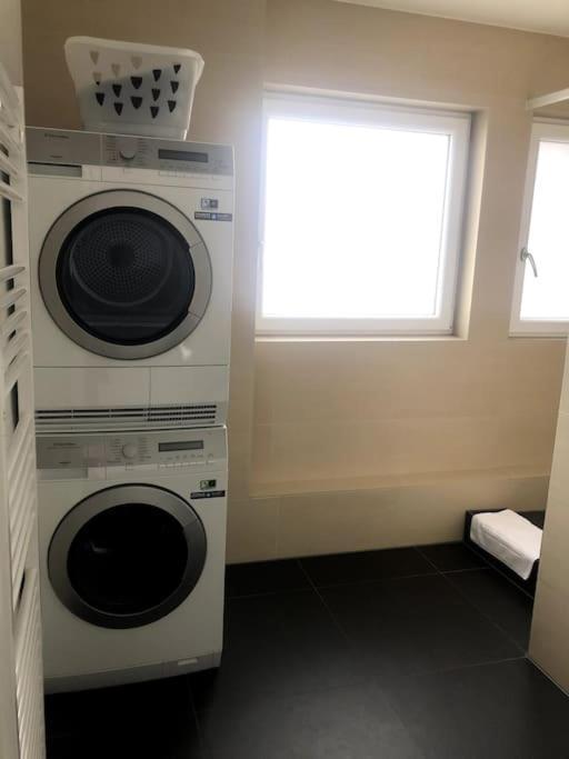 Very Sunny 1br Flat In The City Center - West4