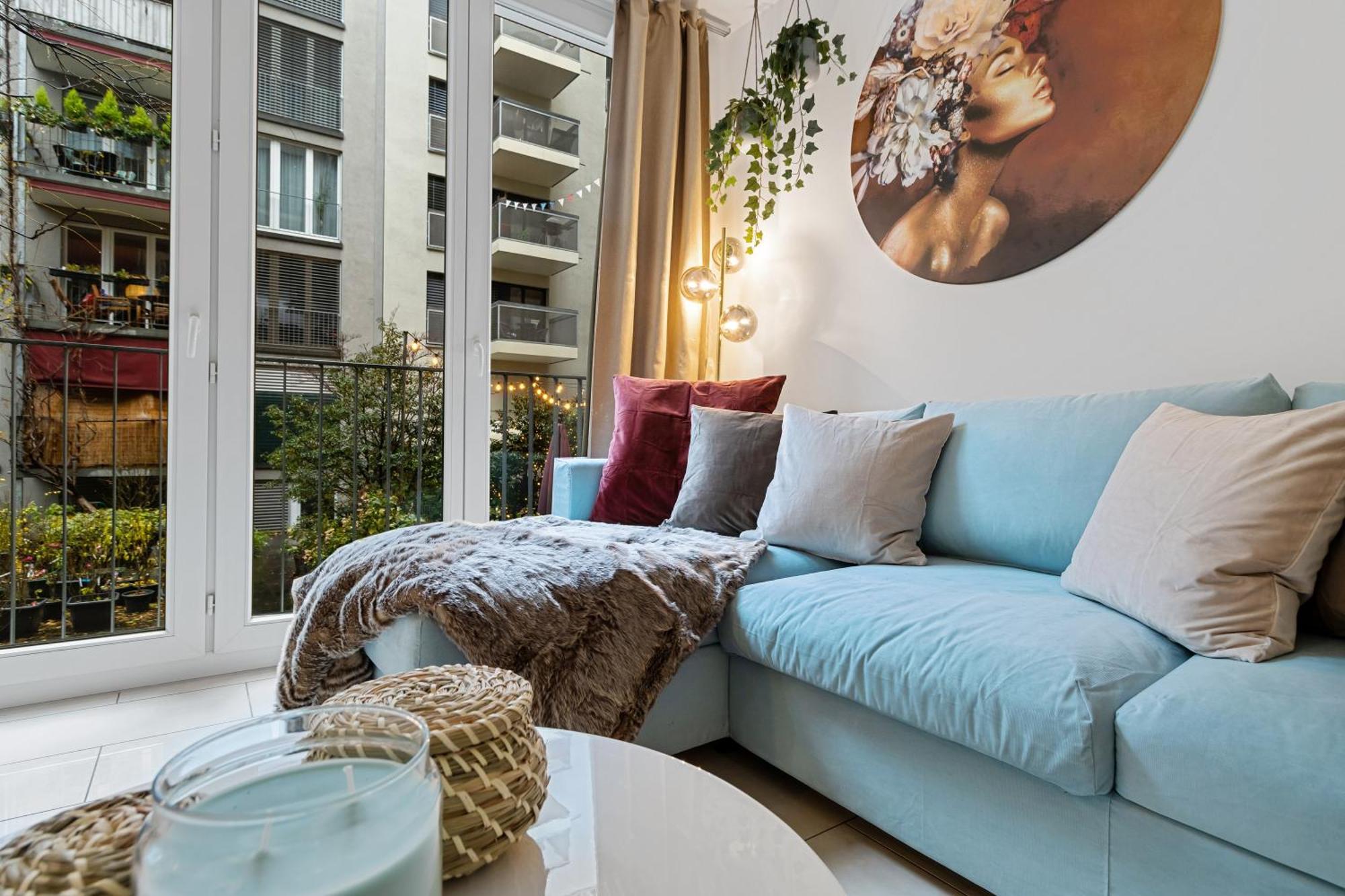 Boutique & Downtown & Kingsize & 700mbps & Workspace Zurich
