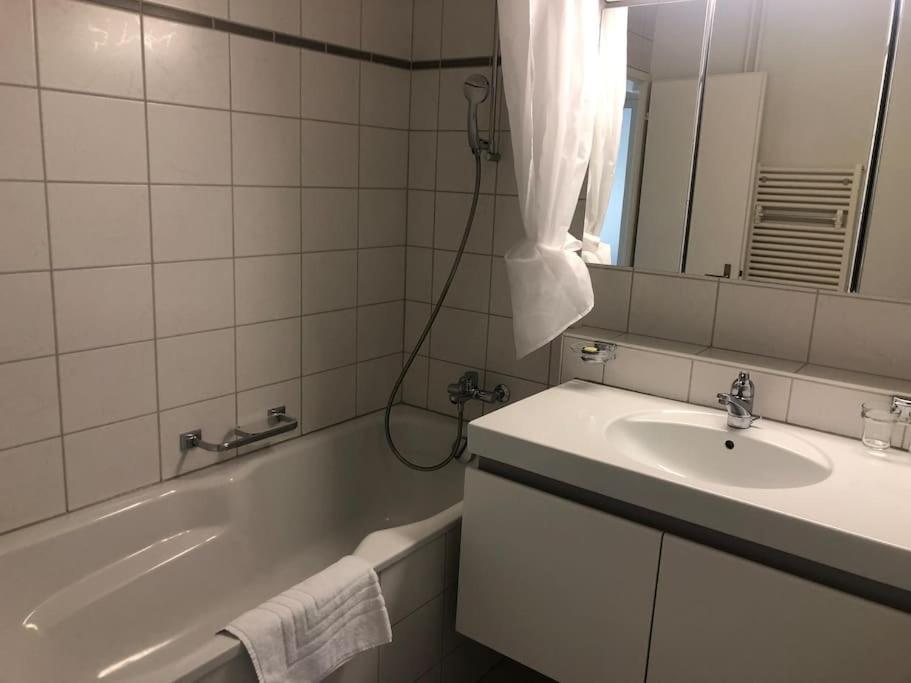 Cozy And Sunny 2br Flat In The Centre - Sky10 *