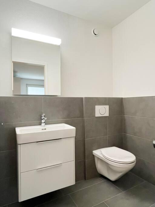 Fantastic 2br In The Center - Sky7