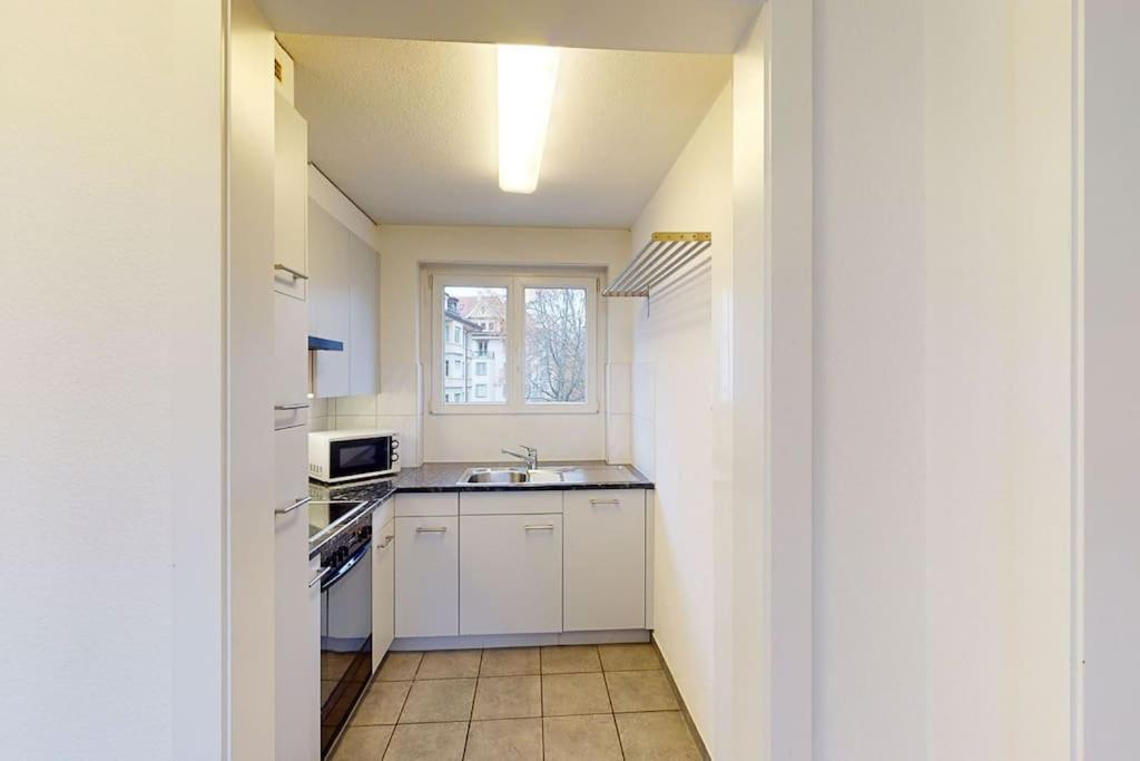 1 Bedroom Flat Center Near - D7 *