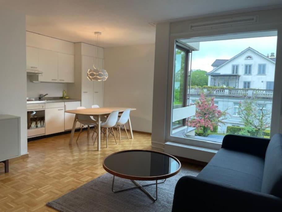 Charming In The Centre - Art 4 Apartment Zürich