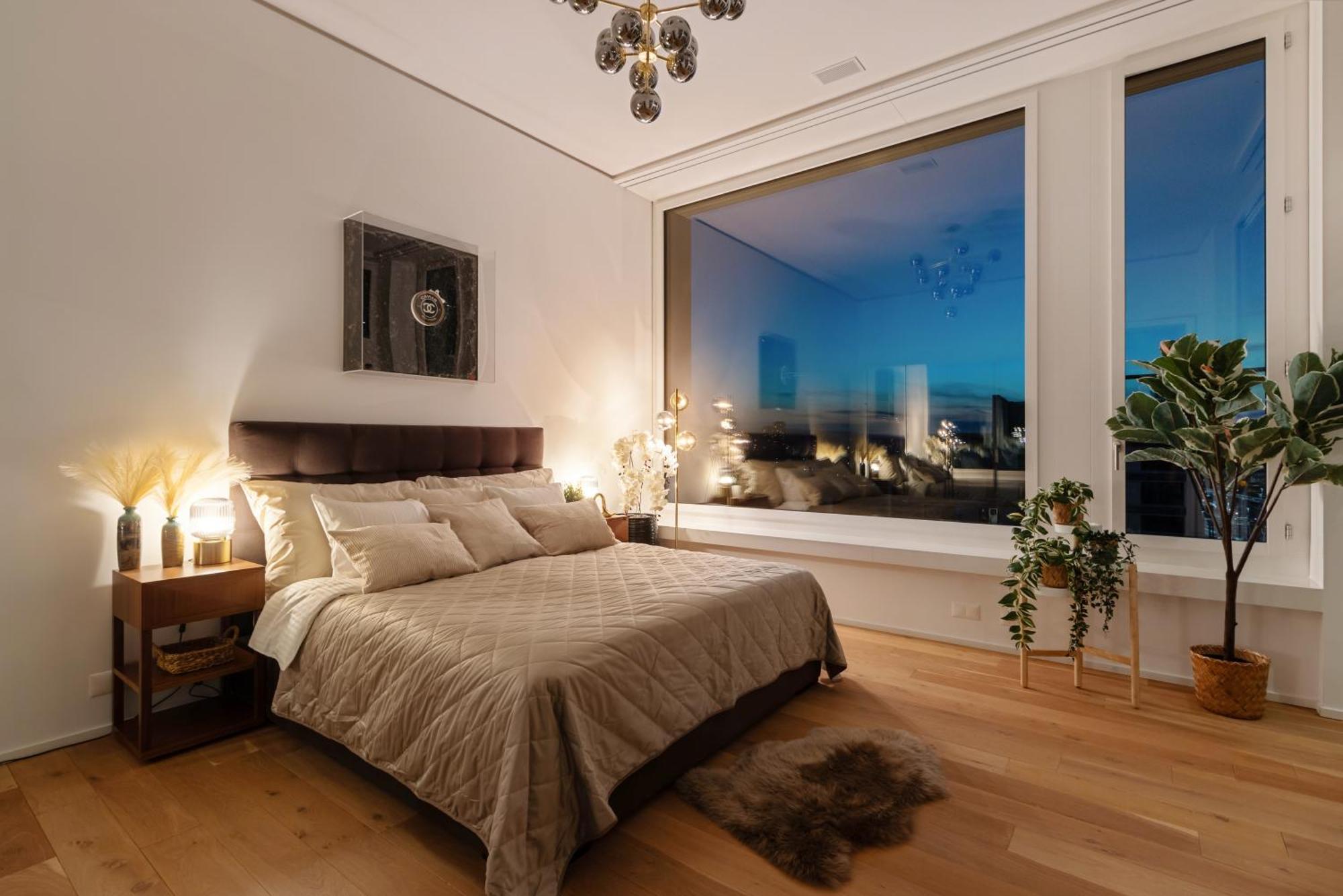 Leading Luxury Of - Stunning View, Parking-garage Apartment