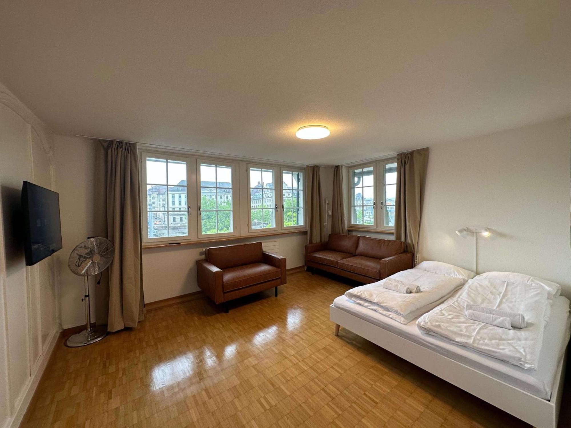 Hitrental Limmatquai * Zurich