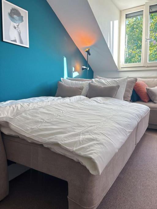 Swiss Apartment *