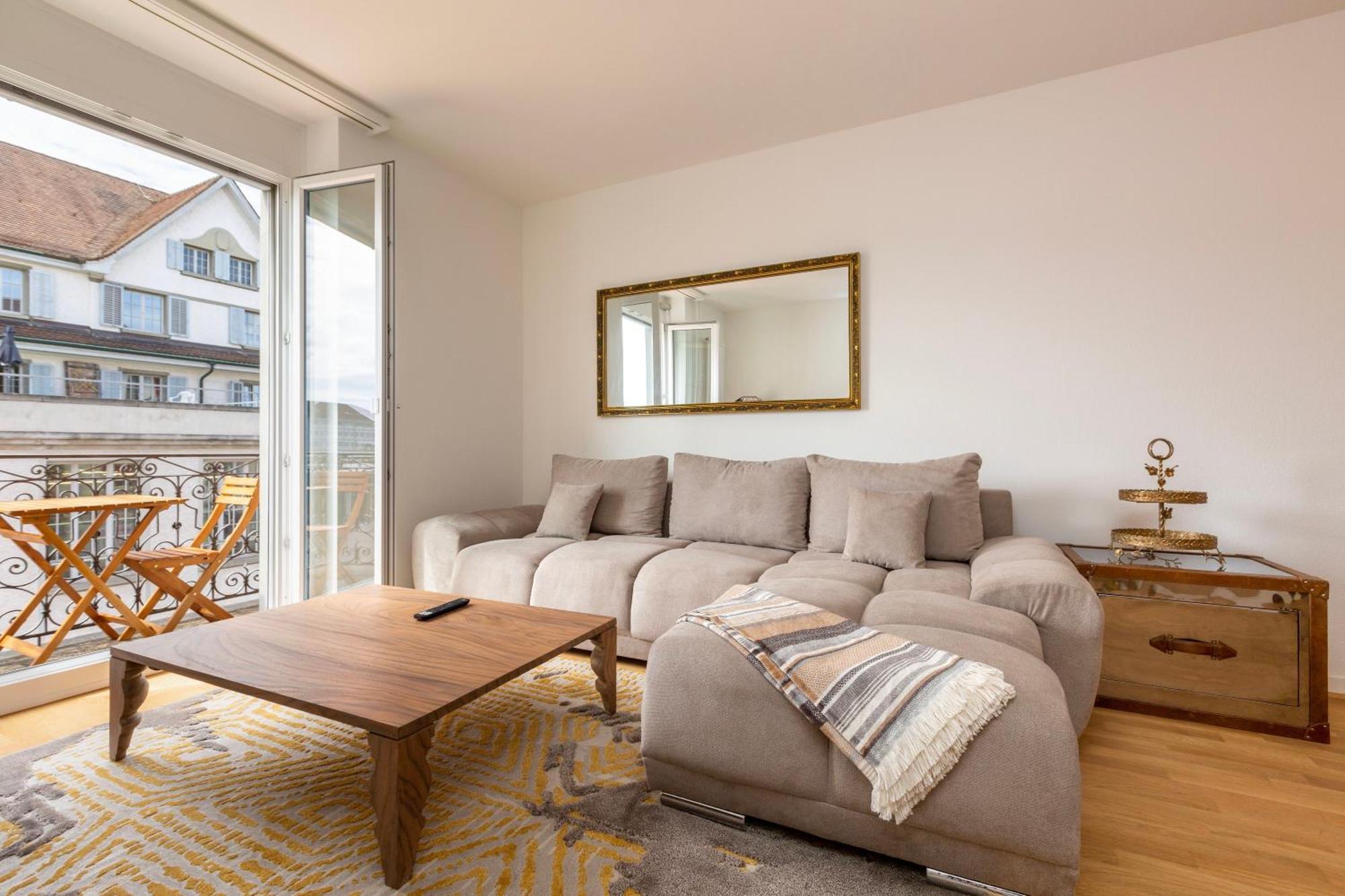 Kaya 4a - Downtown 2br With Balcony Apartment *
