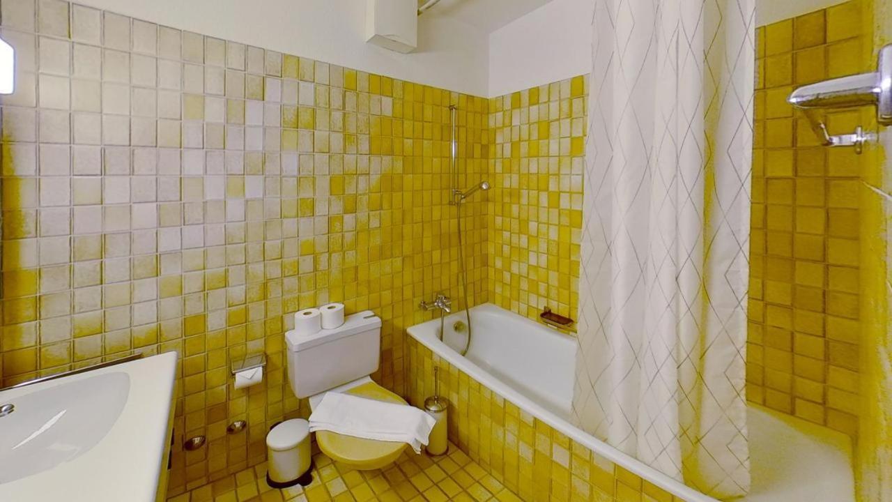 Apartment Chic 3-bedroom Near Center