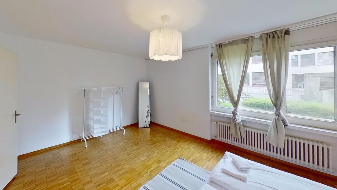 Apartment Chic 3-bedroom Near Center *