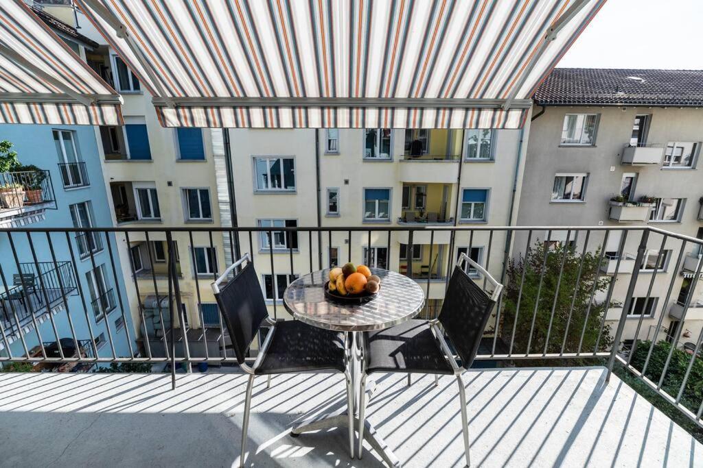 Apartment 2 Bedroom Close To - D2 *