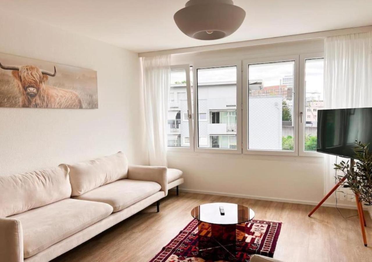 Exclusive Floor For 10 Guests -30- *