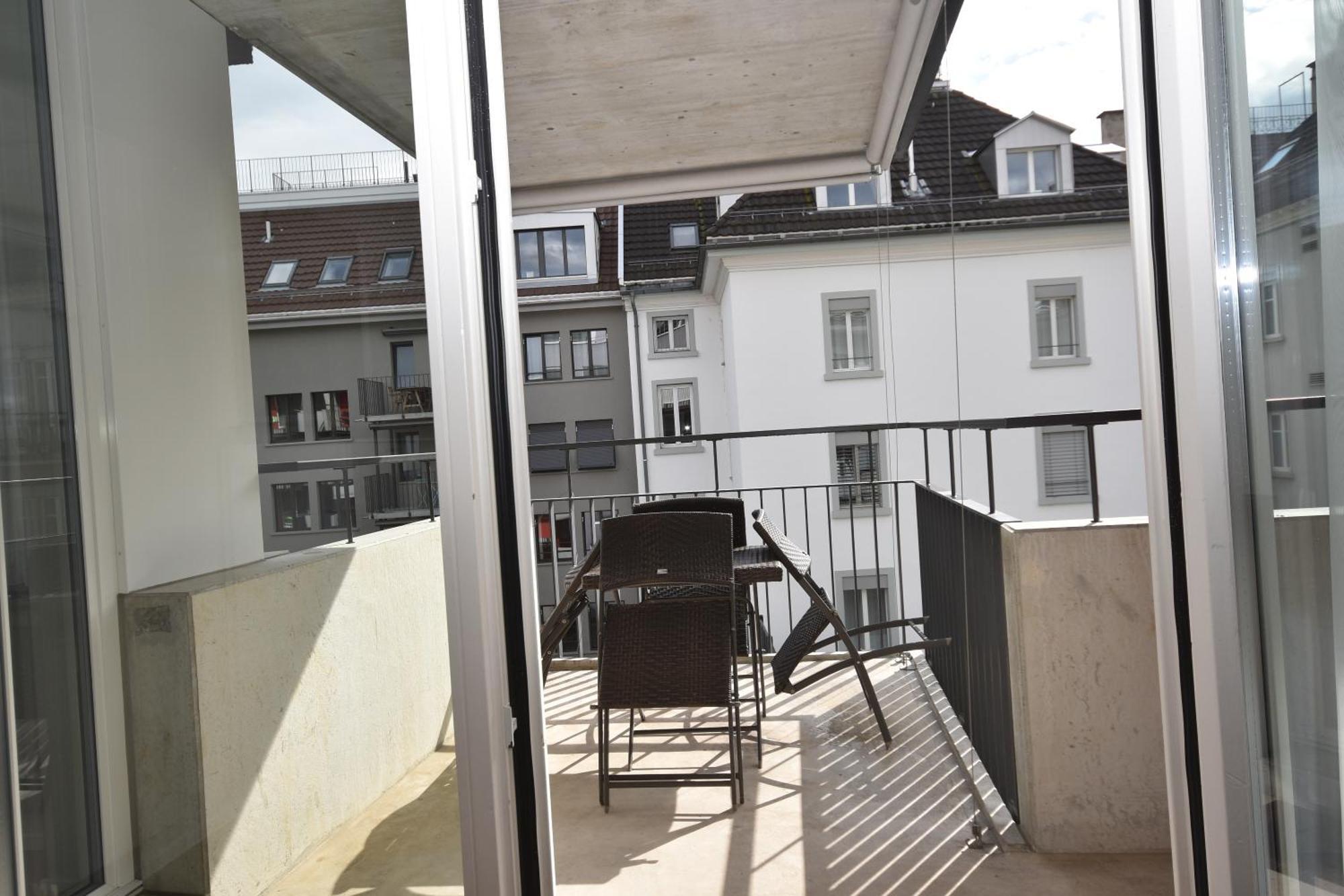Amazing 2br Near - Flower 33 Apartment