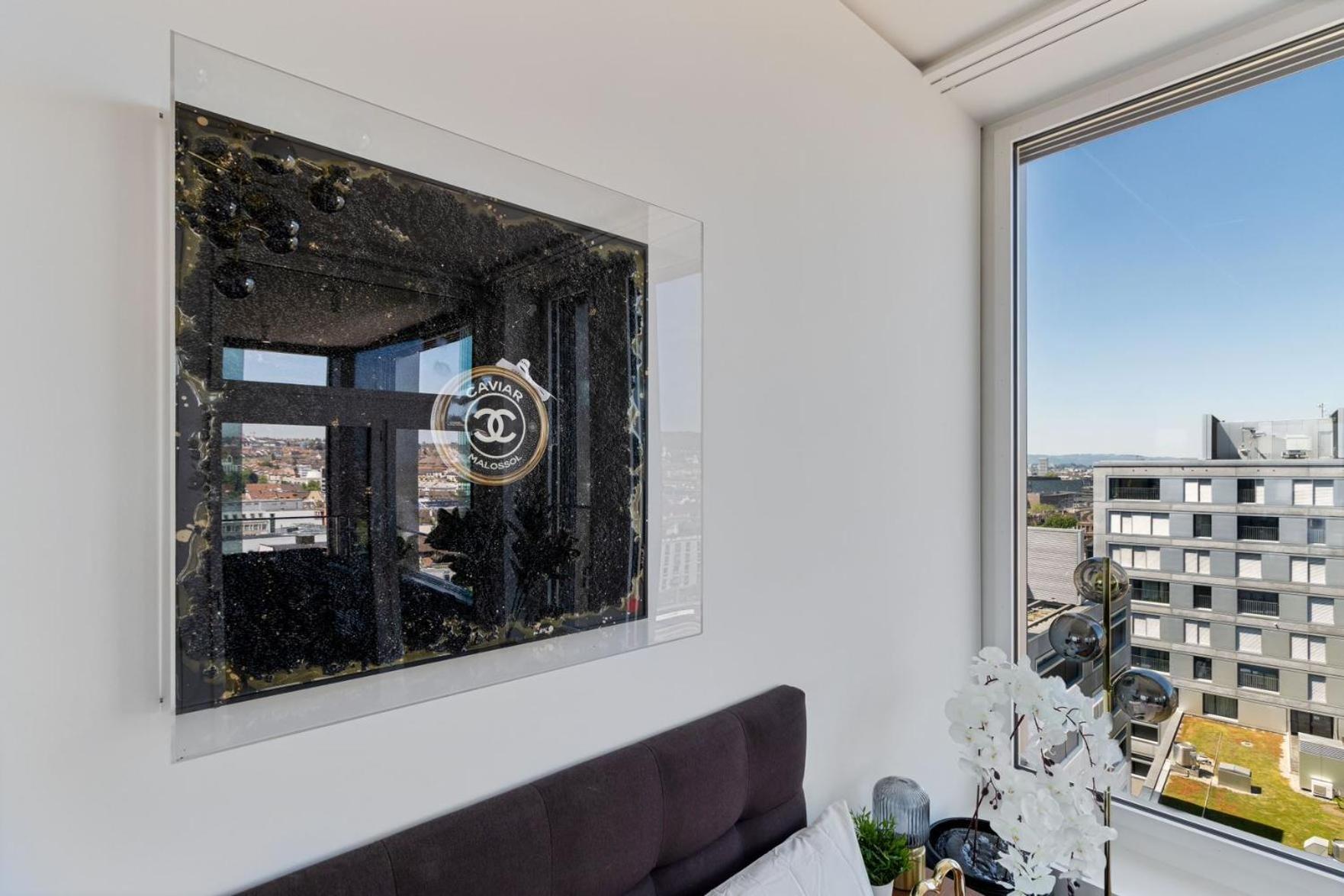 Large Luxury Business Penthouse Near Main Station Apartment