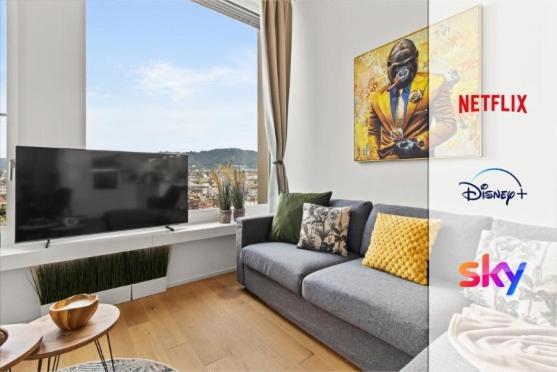 Apartment Large Luxury Business Penthouse Near Main Station *