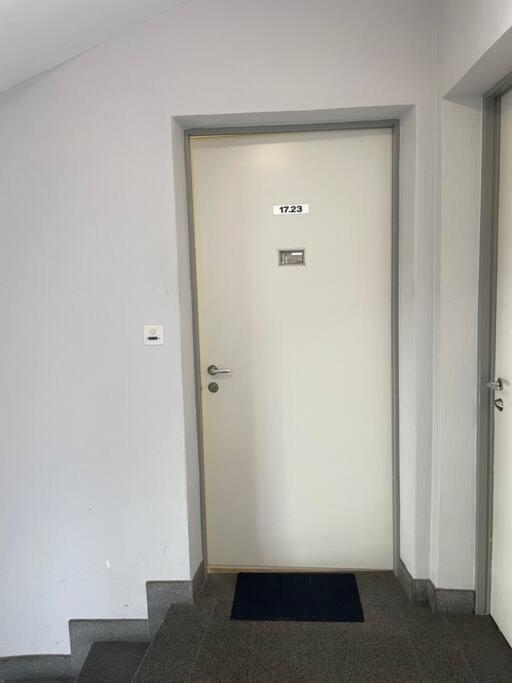 Apartment Practical Nearby - Cross 6 Zurich