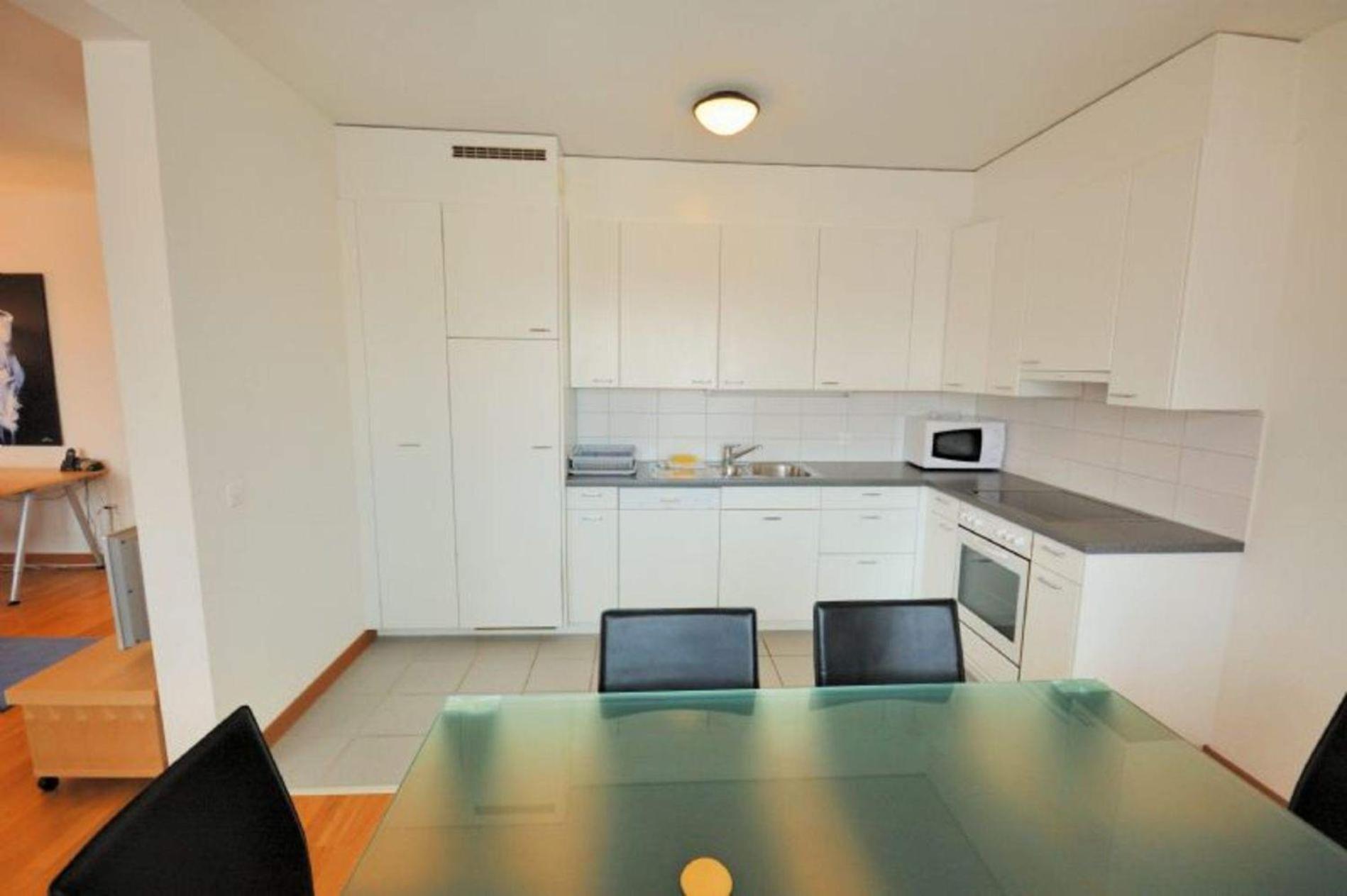Apartment Tranquil Seafront Escape Zurich