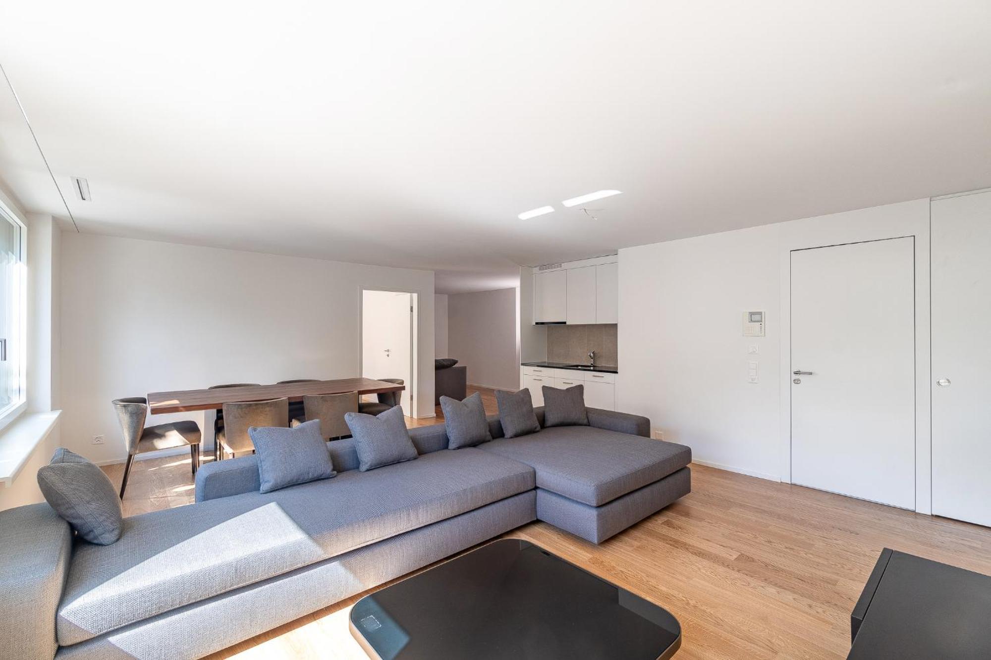 Wollishofen Station, 2 Bedroom, Kitchen & Parking Apartment Zurich