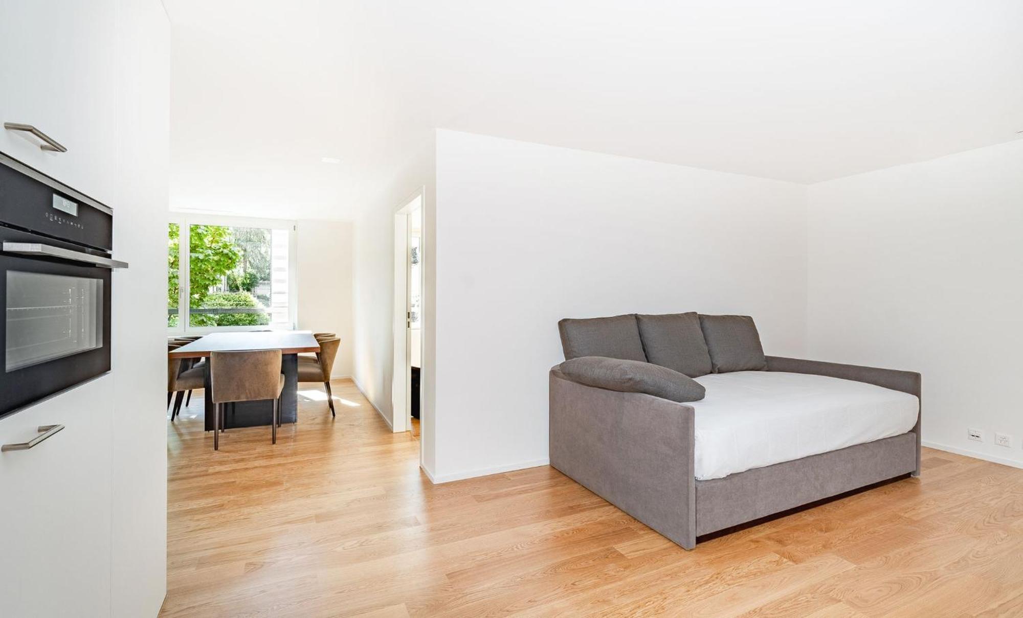 Wollishofen Station, 2 Bedroom, Kitchen & Parking