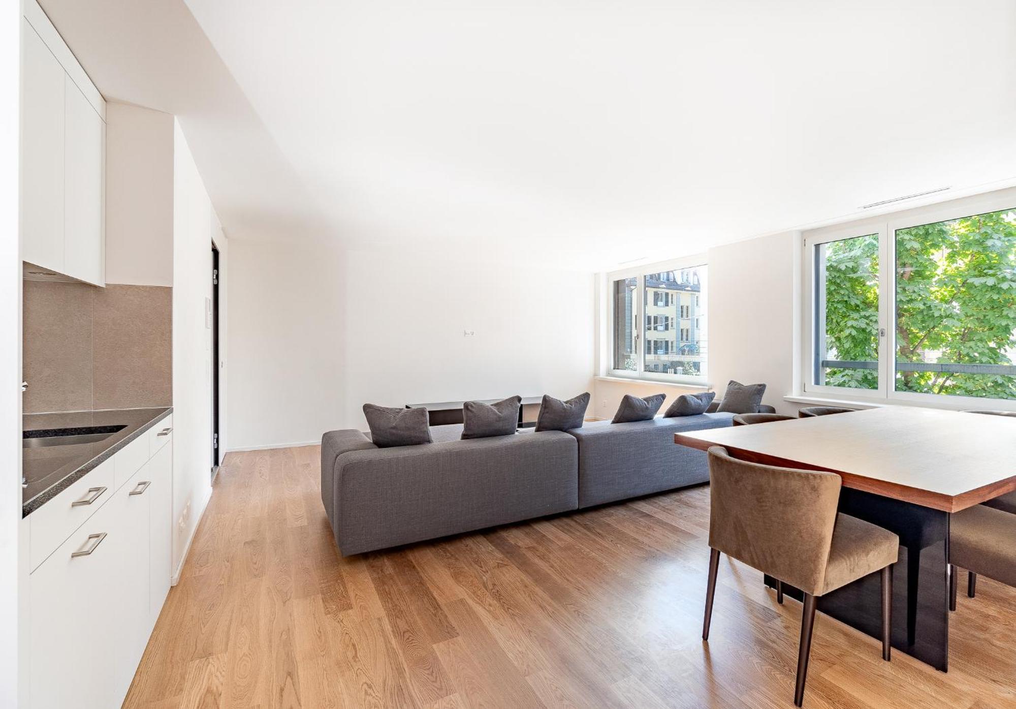 Wollishofen Station, 2 Bedroom, Kitchen & Parking