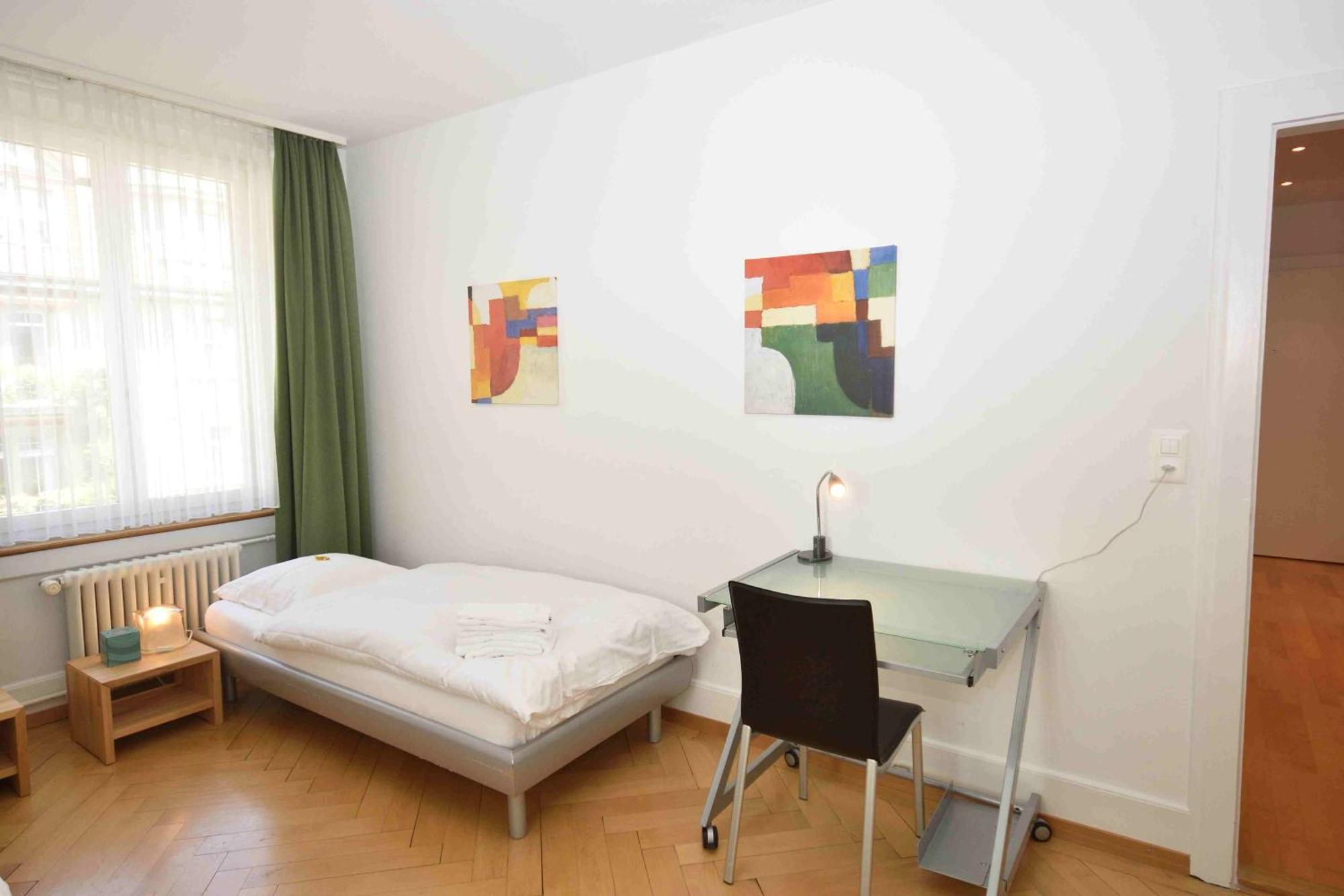 Apartment 2br Flat Near And - Stardust 22 Zurich