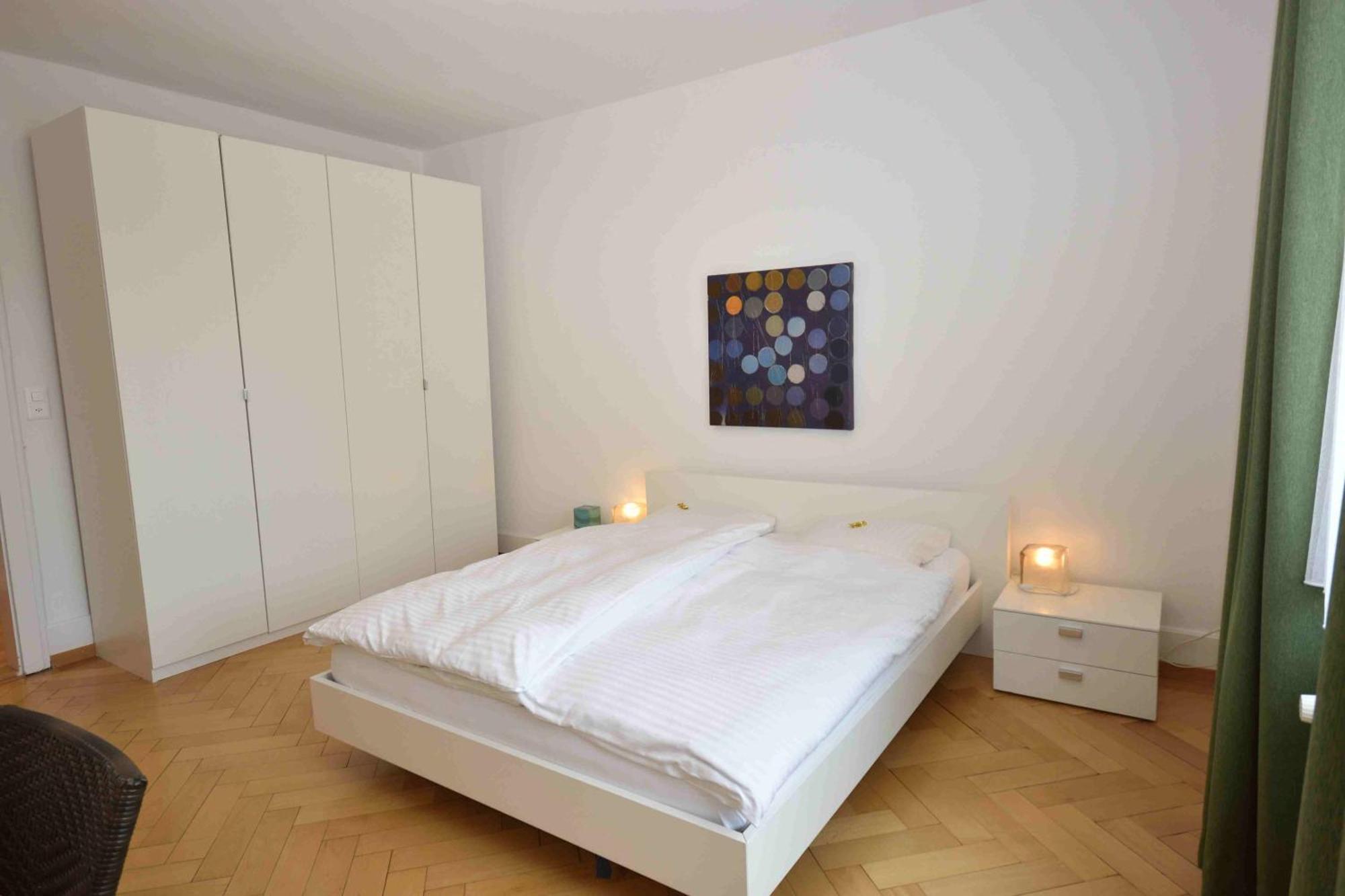 2br Flat Near And - Stardust 22 Apartment