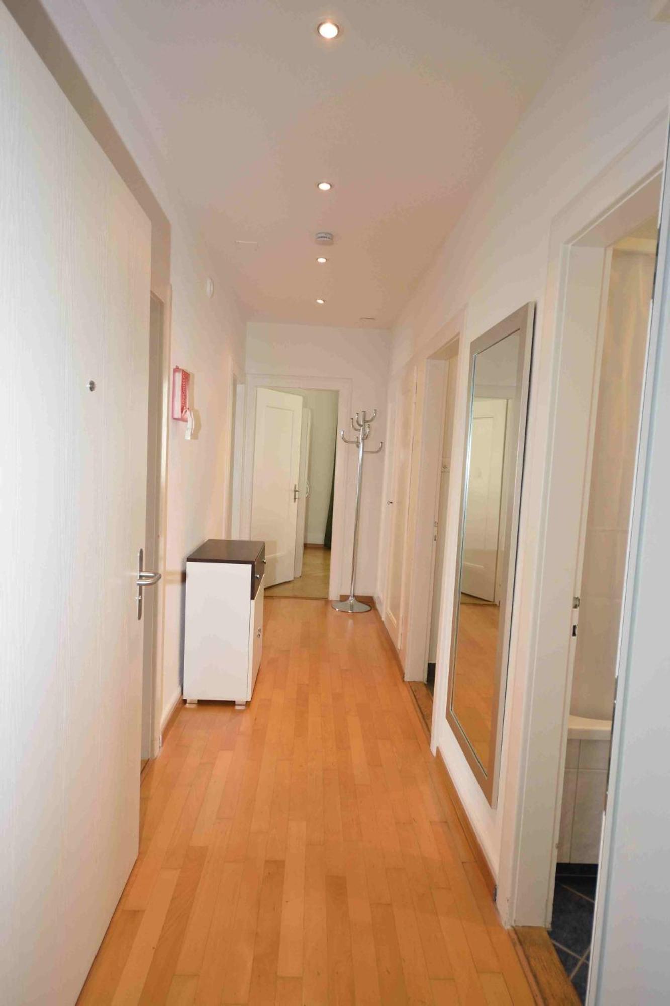 2br Flat Near And - Stardust 22 Zurich