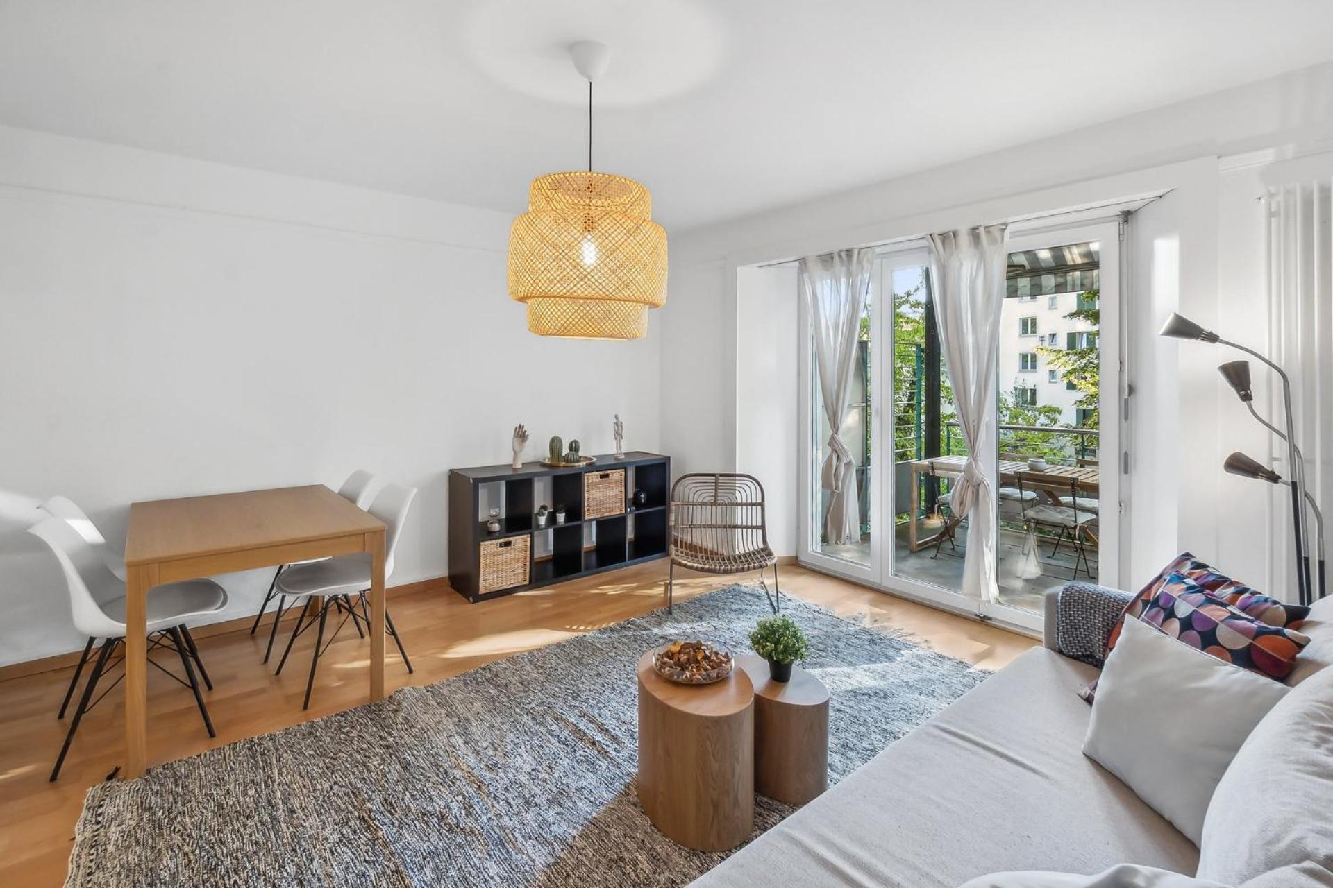 Apartment Comfortable In Oerlikon 20 Minutes Away From Airport Zürich