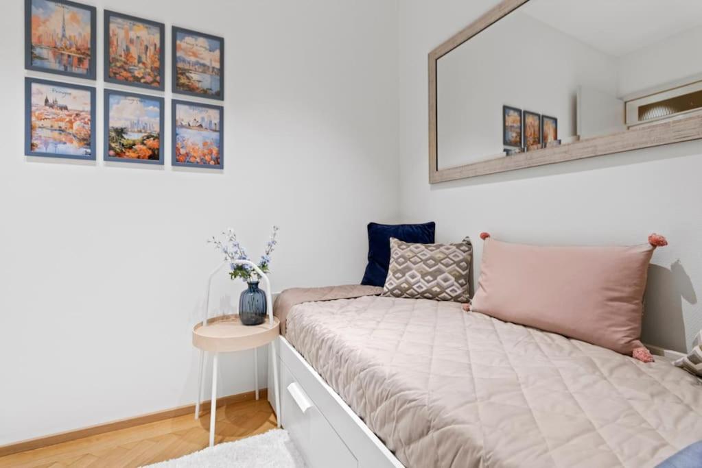 Boutique Luxury I Location I Freeparking I Private Terrace I Ac I Fast Wifi Apartment *