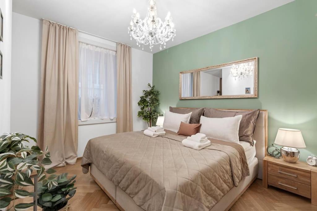Boutique Luxury I Location I Freeparking I Private Terrace I Ac I Fast Wifi Apartment