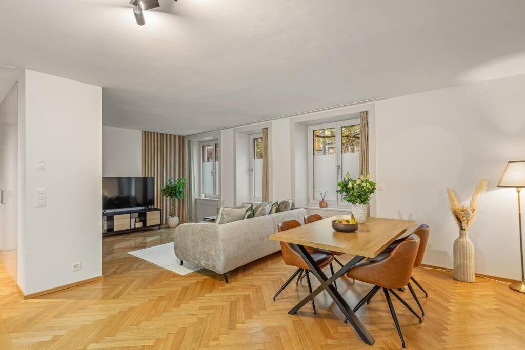 Apartment Im Stadtzentrum Gelegenes Mit Kingsize Bed Zürich
