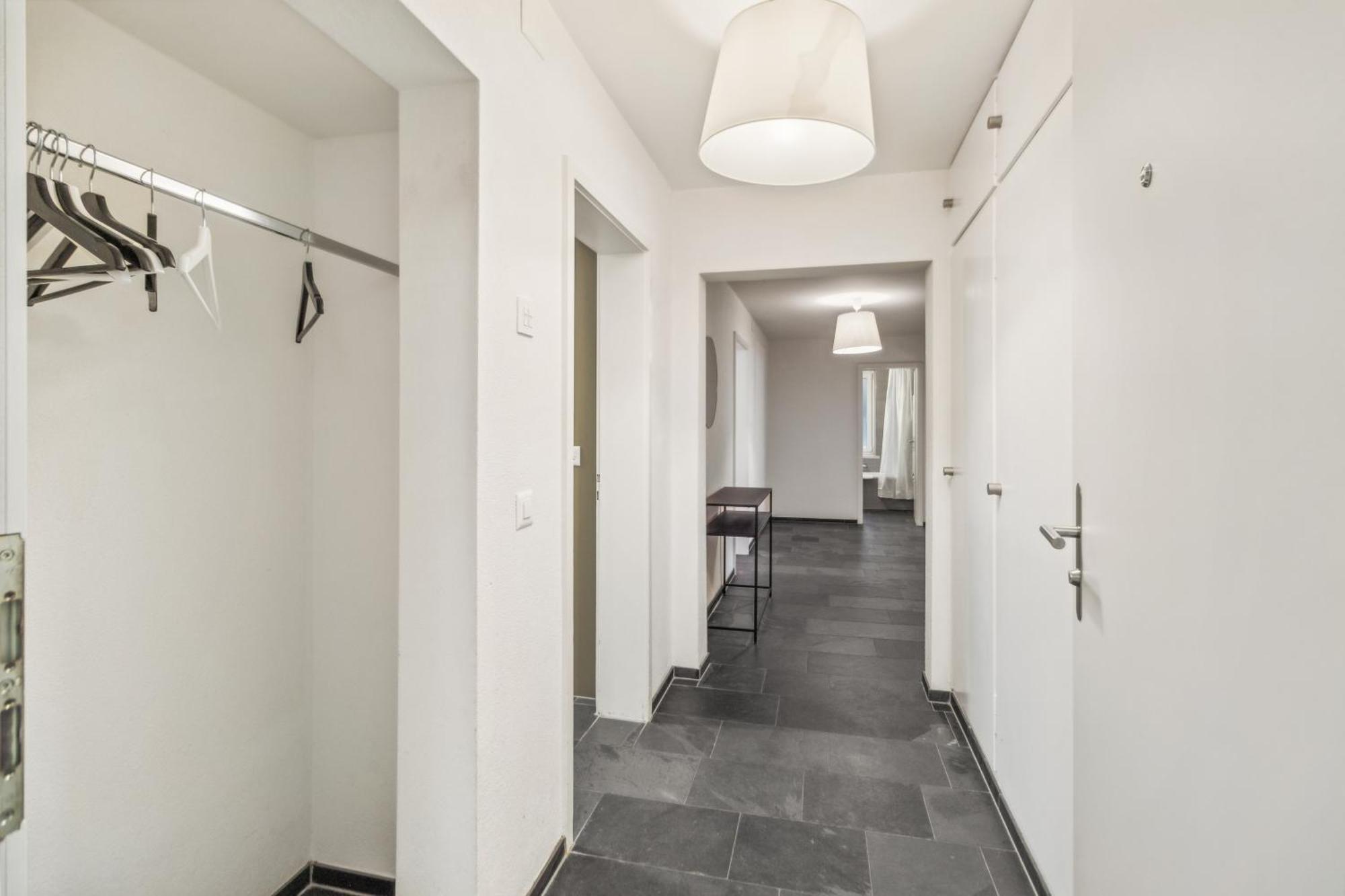 Lovely Flats In Great Location *