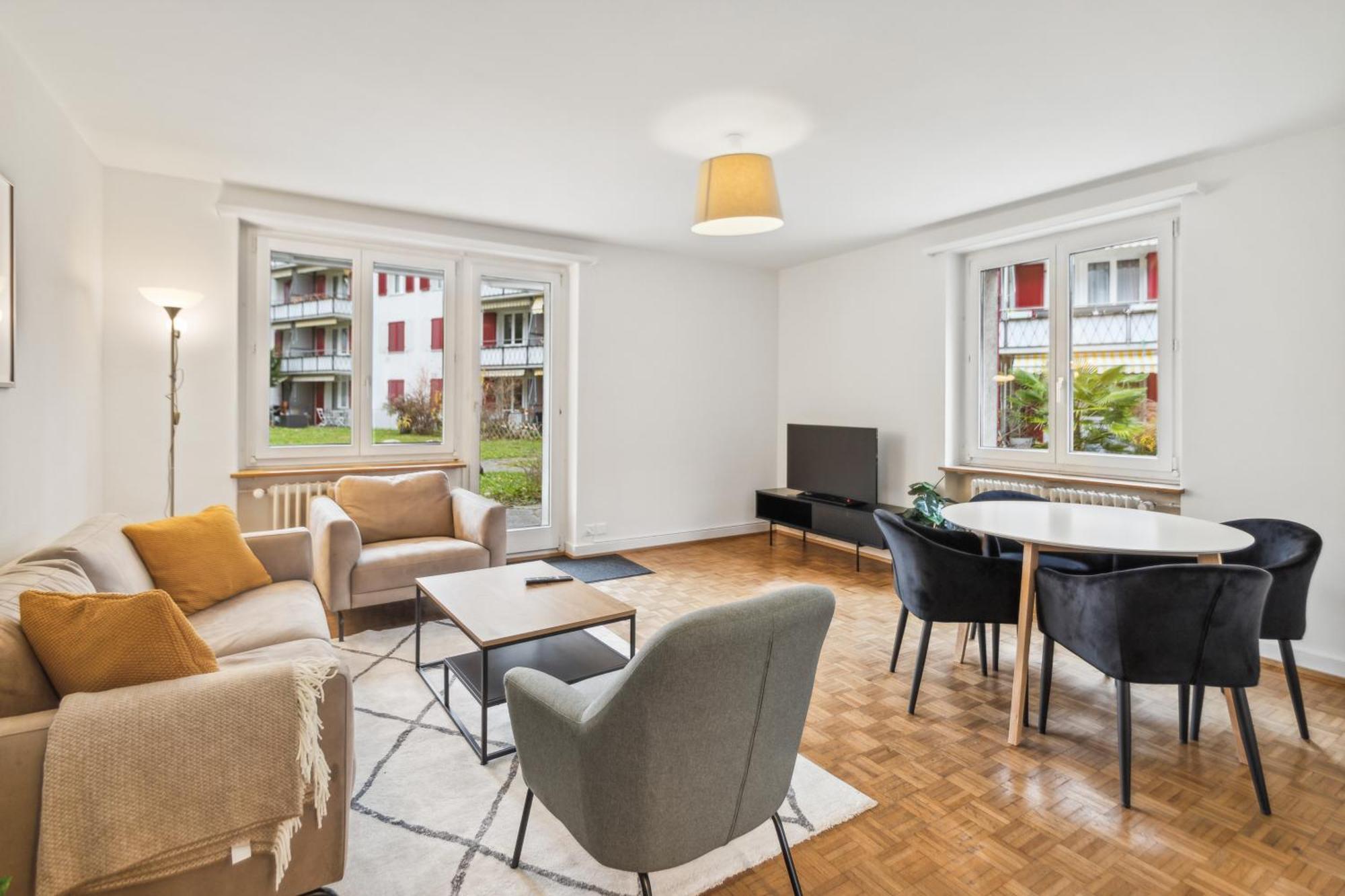 Lovely Flats In Great Location *