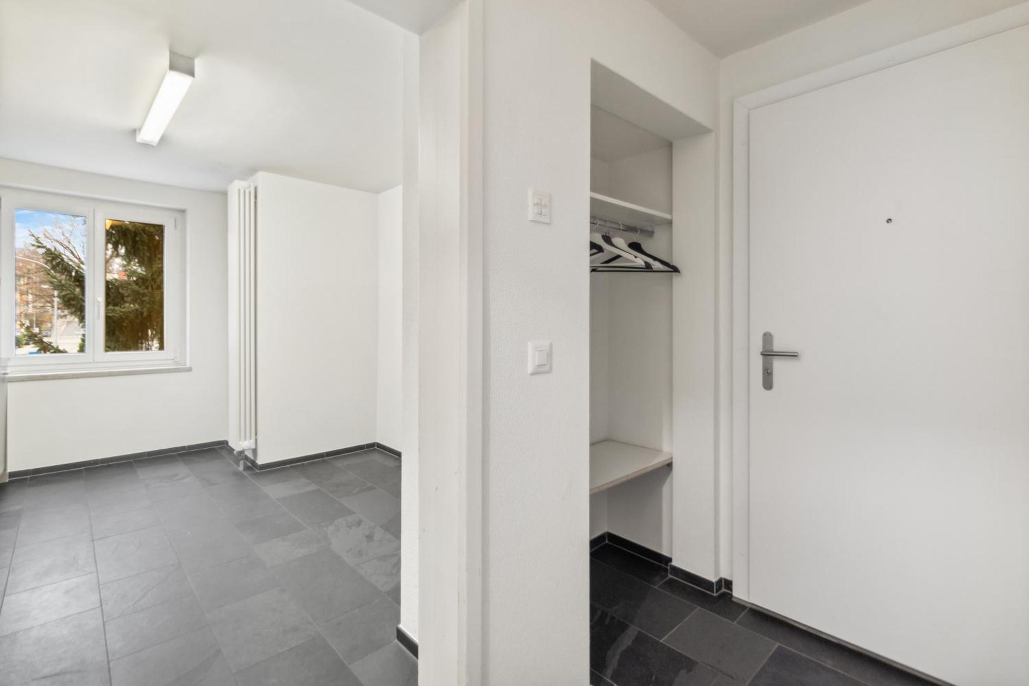 Lovely Flats In Great Location *