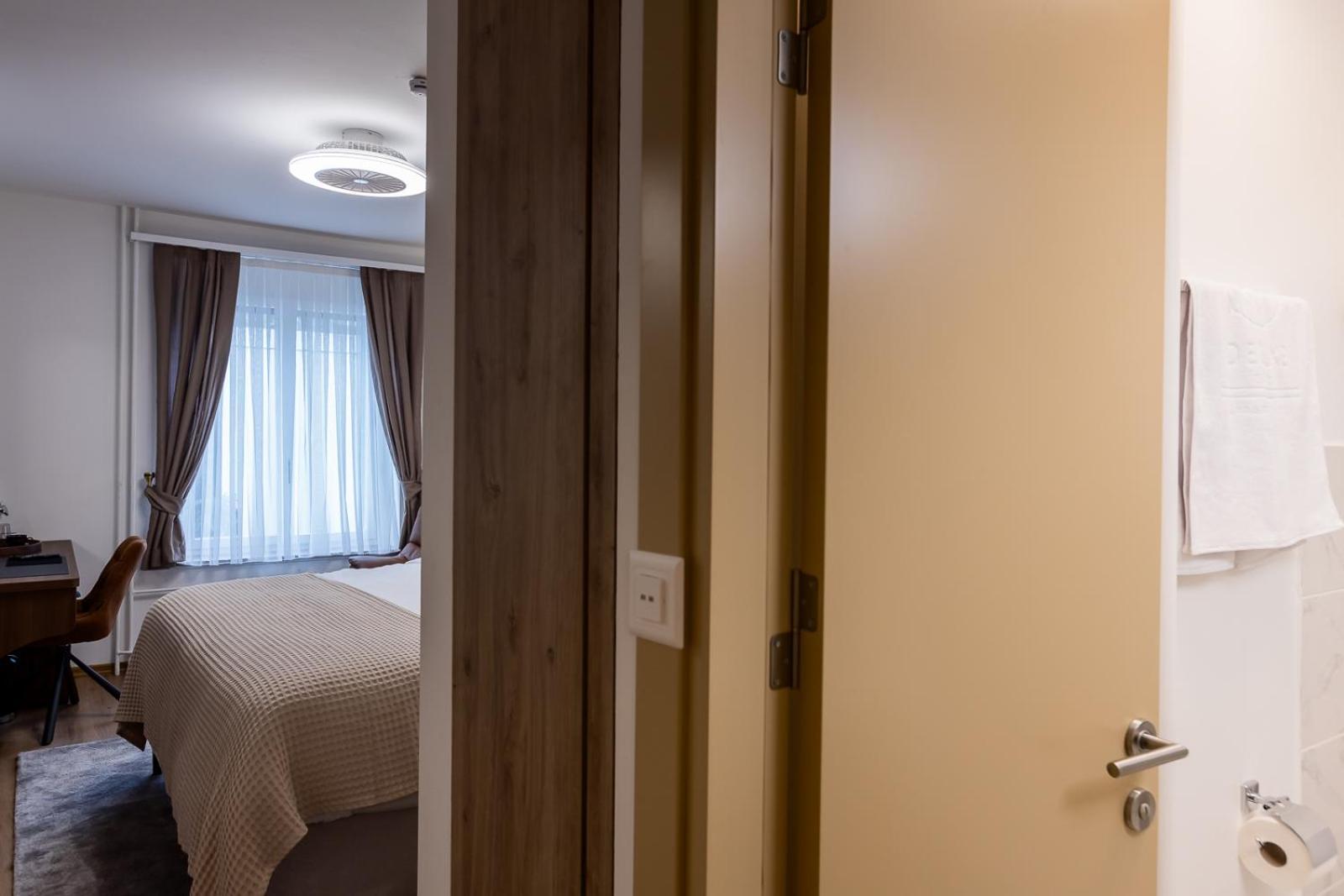 Hotel Deluxe & Kreis 4 Zurich