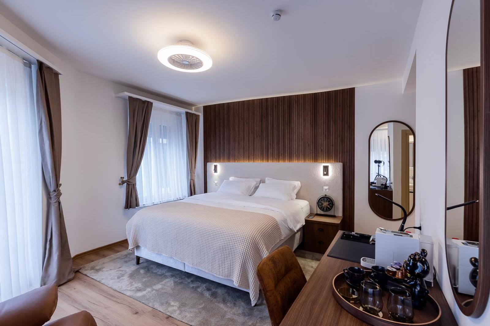 Deluxe & Kreis 4 Hotel Zurich