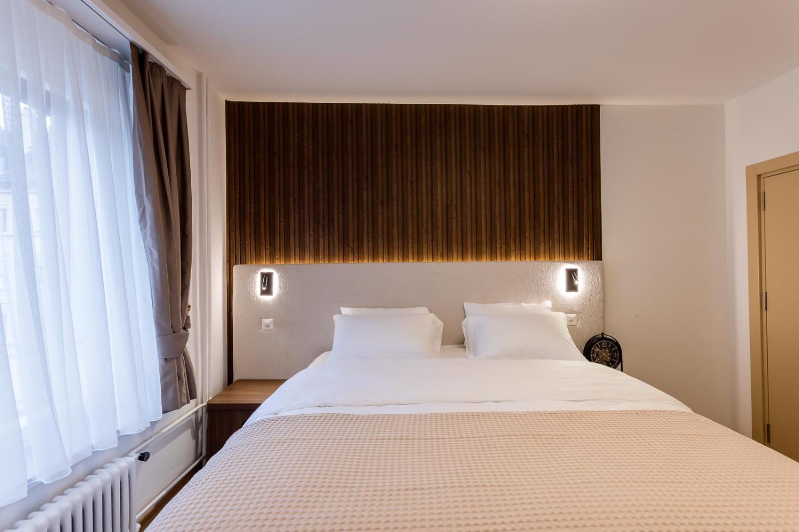 Deluxe & Kreis 4 Zurich
