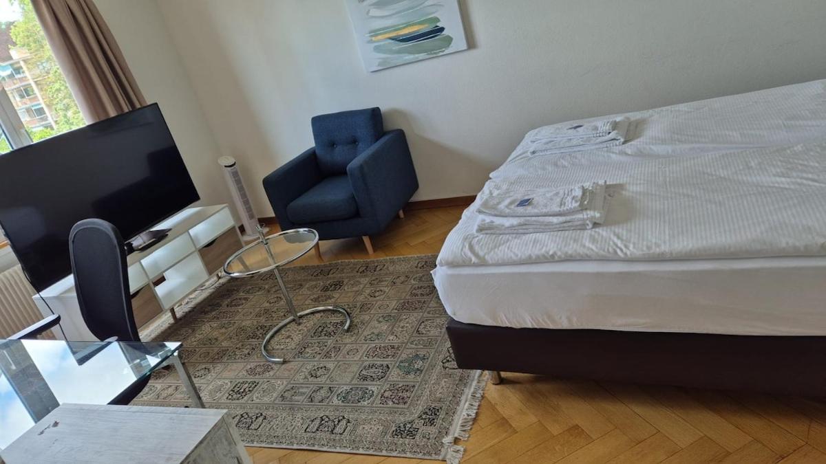 Apartment Very Spacious With Balcony - Parkview 2 *