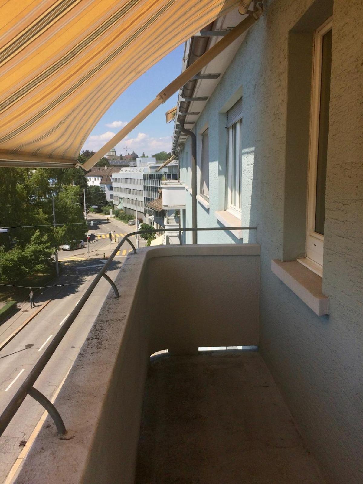 Very Spacious With Balcony - Parkview 2 Zurich