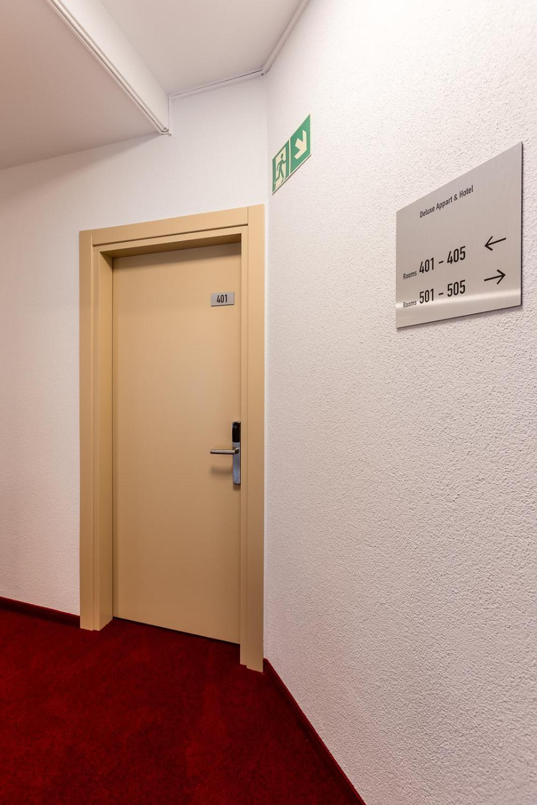 Deluxe & Kreis 4 Zurich