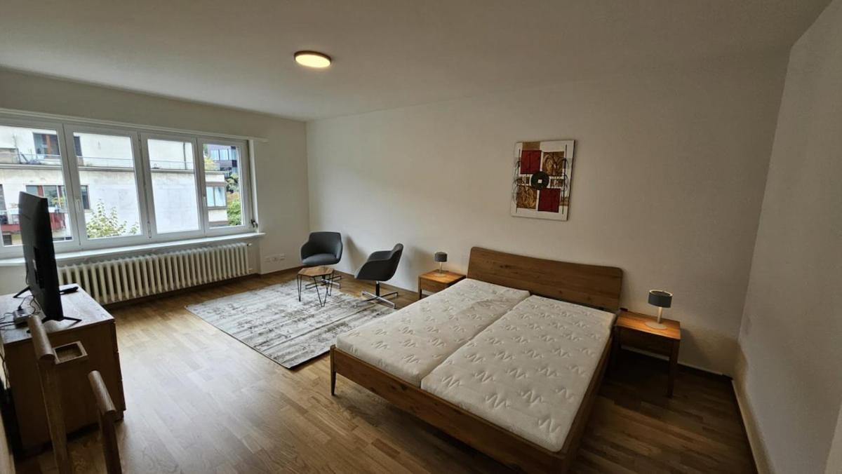 Apartment Cozy Near Train Station - 7 *