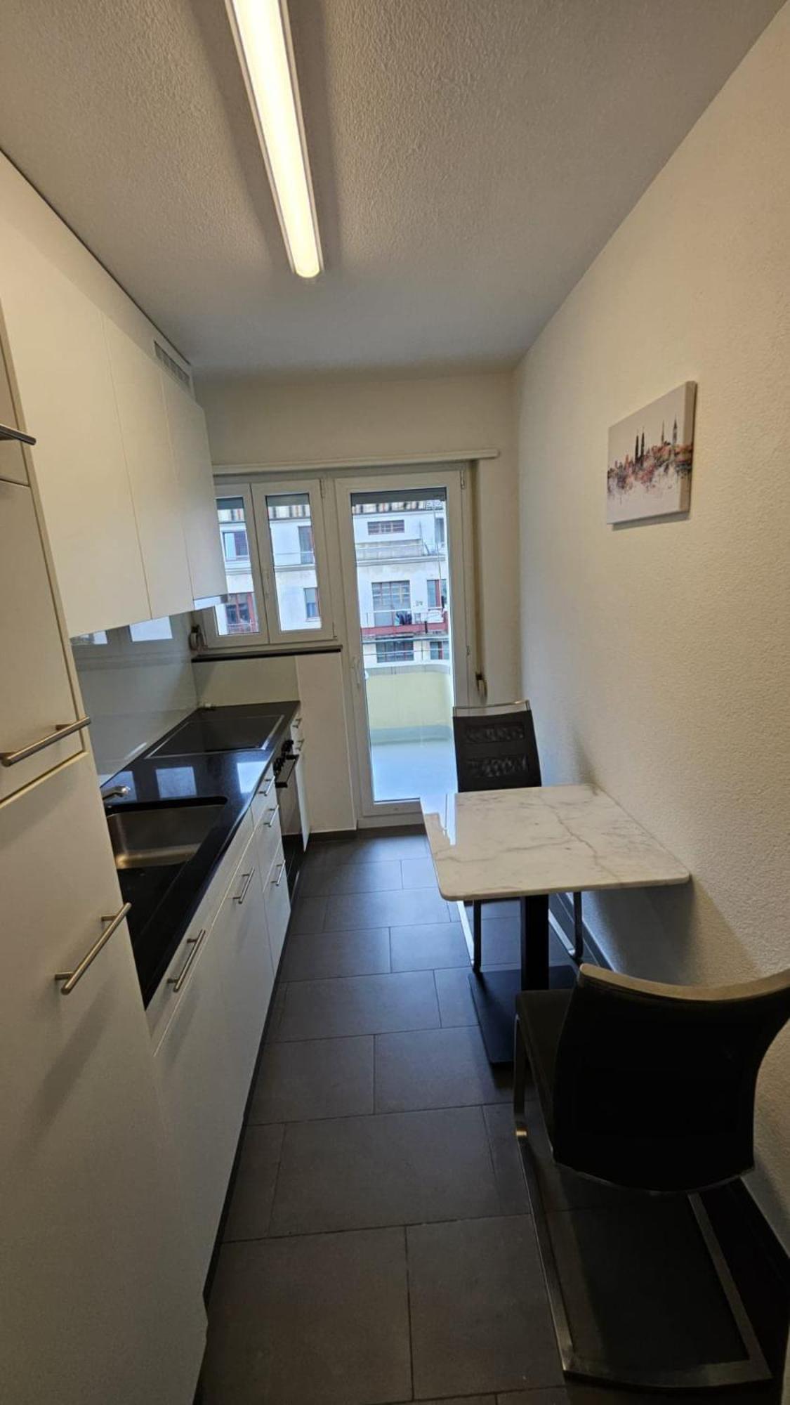 Apartment Cozy Near Train Station - 7 *
