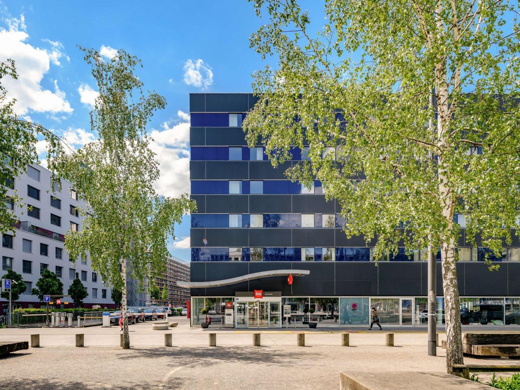 Ibis West