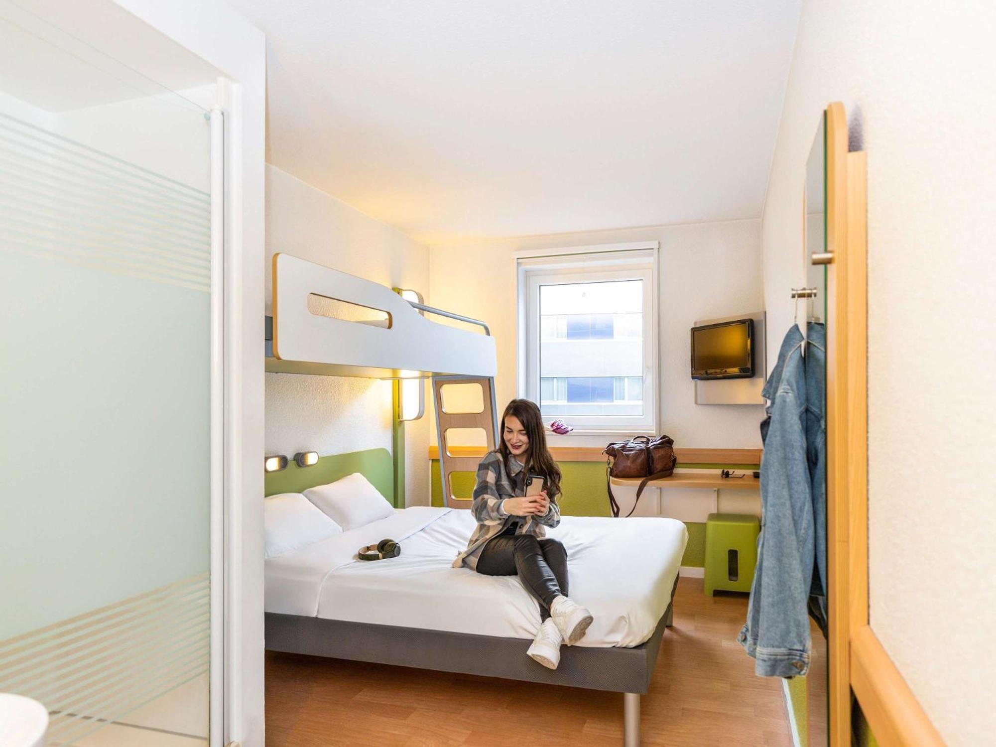 Hotel Ibis Budget West *