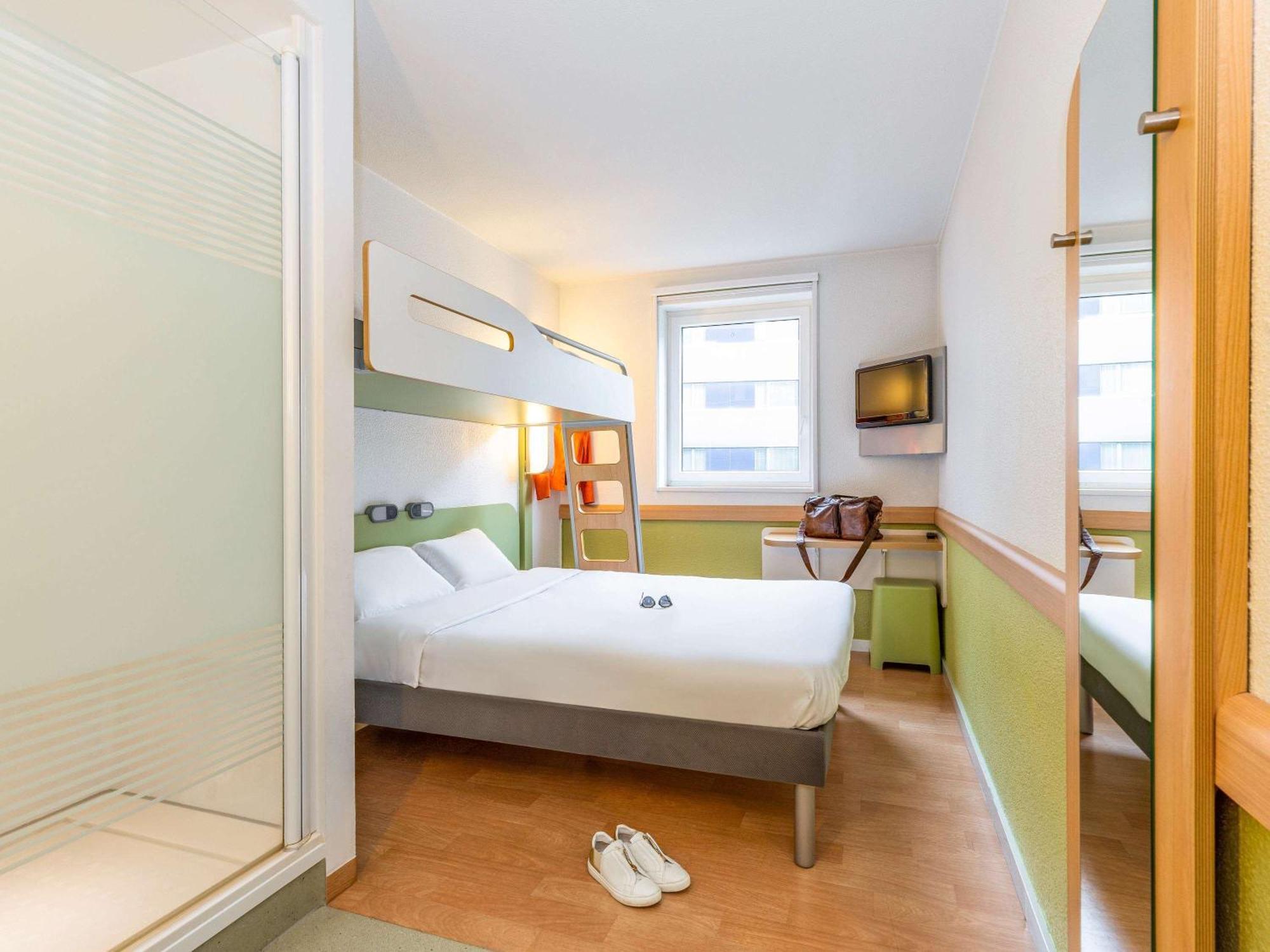 Ibis Budget West *