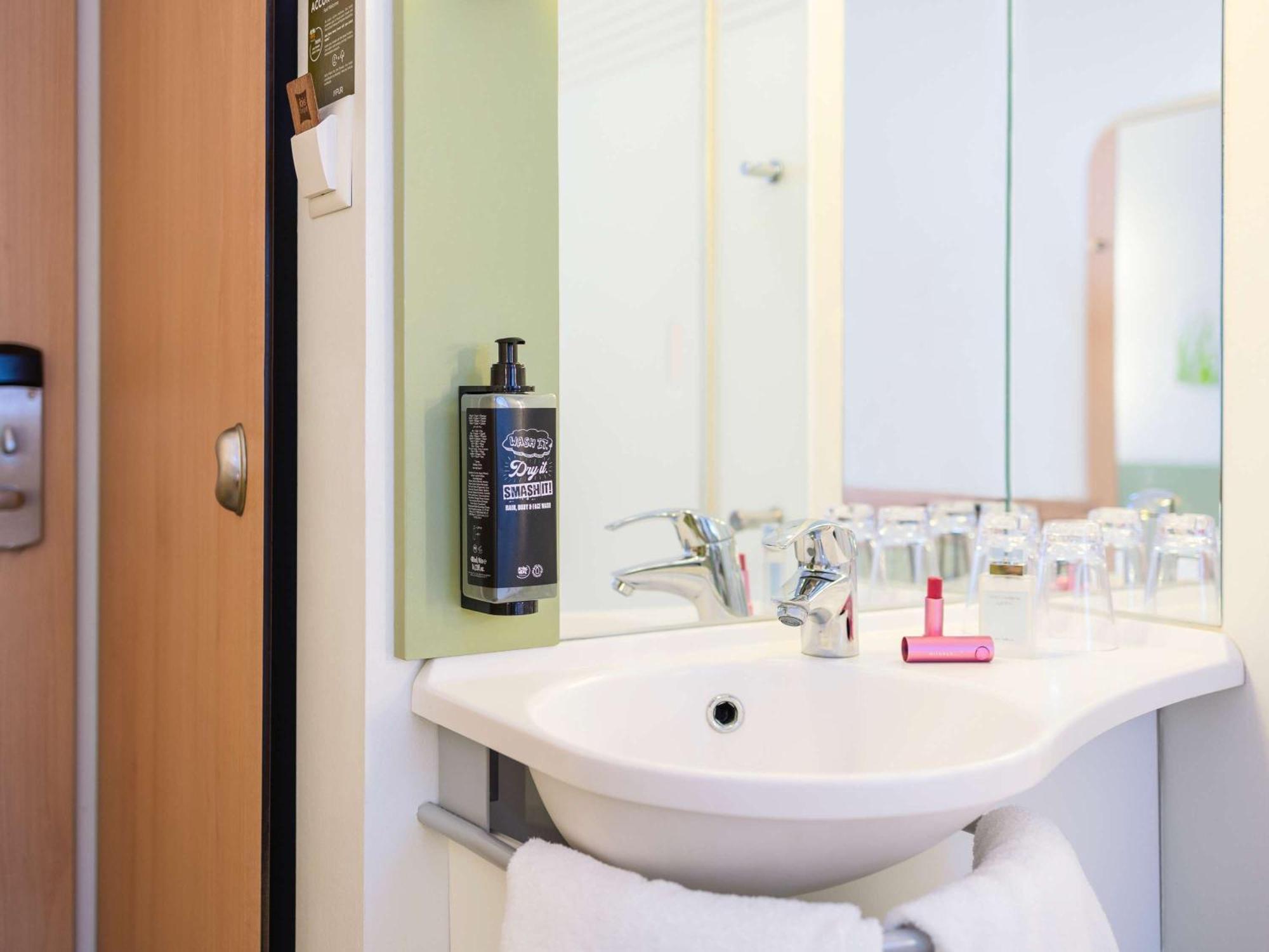Ibis Budget West